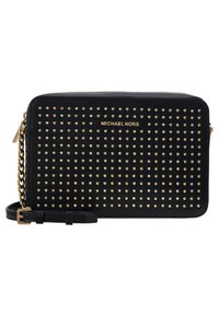 Borsa a tracolla nera Michael Kors con borchie dorate e argentate, tracolla a catena dorata e nome del marchio in lettere dorate sul fronte.
