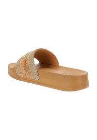 Infradito beige con una suola testurizzata, una fascia dorata luccicante e un design stampato in tonalità terrose sulla parte superiore. Design piatto e con punta aperta.