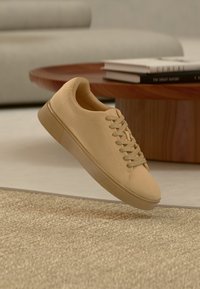 Niewybrane, beige-beige