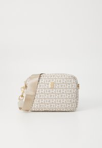 Επιλέχθηκε, safari/white