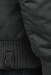 Solid Cortaviento - grey