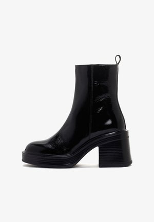 Derimod, Bottines à plateau - black