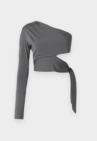 Dlhý rukáv sivý top s dizajnom jedného ramena, ktorý sa vyznačuje detailom uzlu v páse a hladkým, elastickým materiálom.