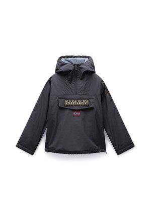 Sort hættejakke med halv lynlås, der har en frontlomme samt broderet logo og patch, lavet af et let, vandafvisende materiale.