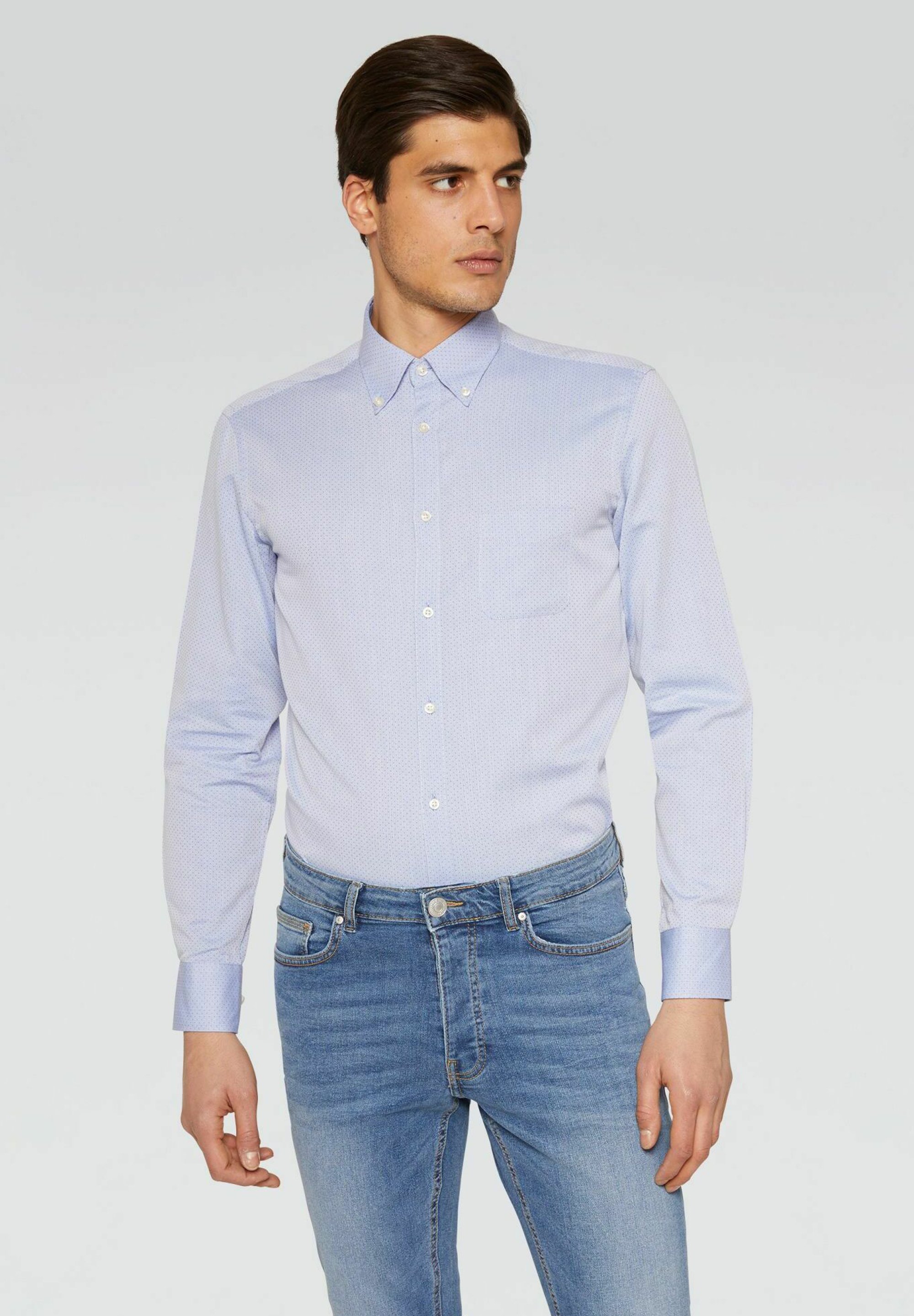 camicia blu chiaro