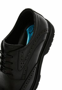 Derimod Derbies - black