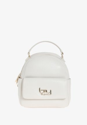 Borsa sintetica bianca con forma arrotondata, logo dorato, manico staccabile e tasca frontale strutturata con chiusura magnetica.