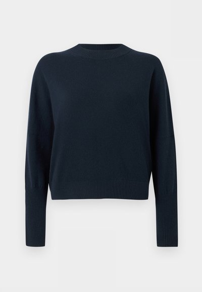 Pull-over bleu marine foncé à col rond, manches longues avec poignets et ourlet côtelés, présenté sur un fond clair uni.