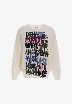 Sudadera blanca con un gran texto multicolor que incluye "AMOR", "DEHA" y símbolos abstractos. Presenta mangas largas y un ajuste relajado.