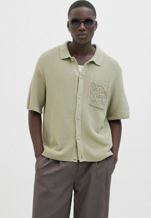 GESTRICKTES POLO - Hemd - dried sage
