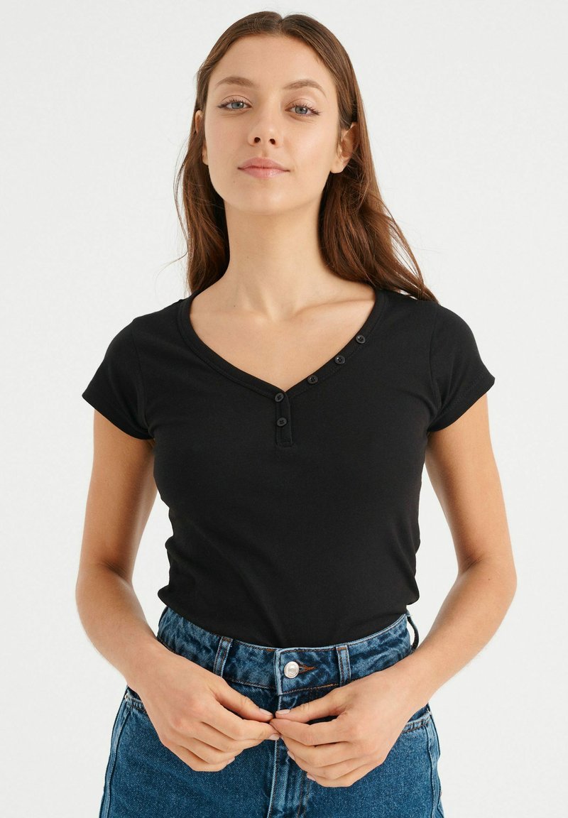 INSIDE CUELLO PICO - Top - black
