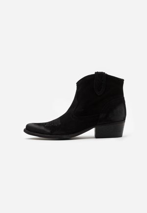 Ankle boot
