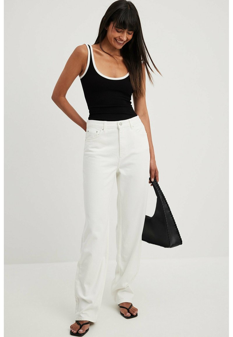 NA-KD Straight leg jeans wit