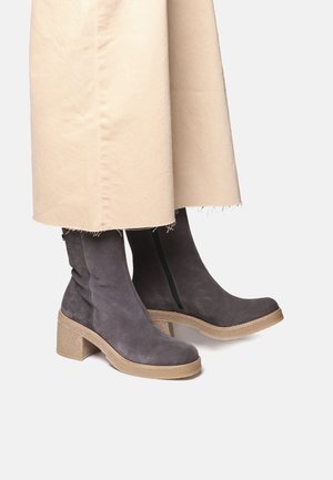 PIANI-SY - Platform ankle boots - gris