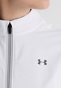 Under Armour Weste - white