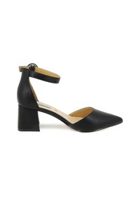 Scarpa nera con tacco alto, punta a mandorla, cinturino alla caviglia e tacco a blocco. Realizzata in pelle liscia con un colore interno in contrasto.