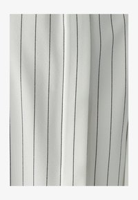 Valitud, white pinstripe