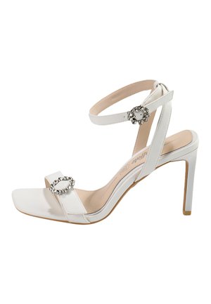 Weiße High Heels Sandalen mit quadratischer Zehenform, Knöchelriemen und dekorativen Strass-Accents an den Riemen. Glattes Lederdesign.