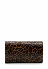 Leopardmönstrad kuvertväska med blank yta, rektangulär form och texturerad yta med mörkbruna och svarta accenter.