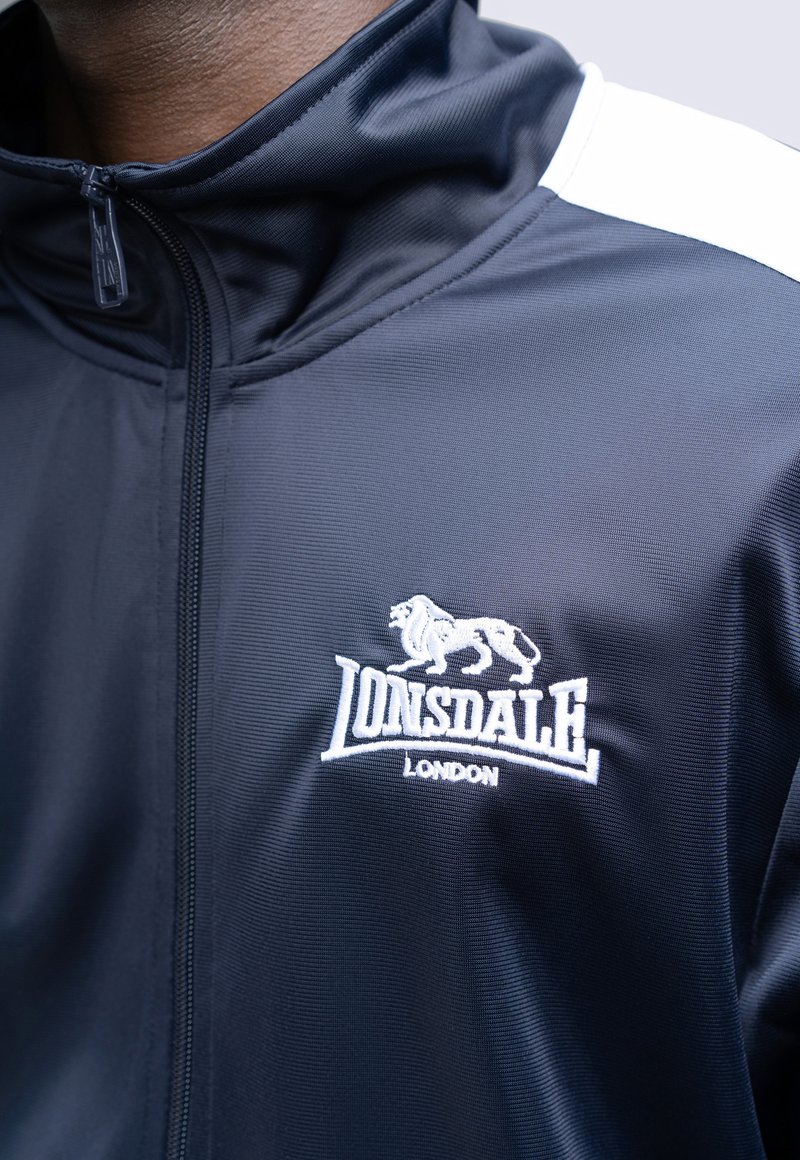 Herren Trainingsanzüge | Lonsdale PEMBER Trainingsanzug dark navy/dunkelblau - UL57831 Herren Trainingsanzüge | Lonsdale PEMBER Trainingsanzug dark navy/dunkelblau - UL57831