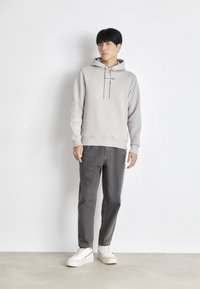 Calvin Klein Jeans MONOLOGO - Jersey con capucha - porpoise