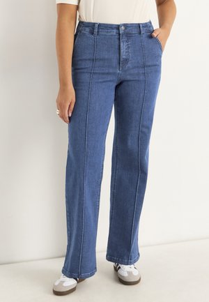 Cellbes of Sweden WITH STITCHED CREASES - Flared jeans - medium blue denim