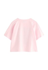 Lyserød kortærmet T-shirt lavet af bomuld, med en afslappet pasform, rund halsudskæring og glat tekstur. Vist fra ryggen.