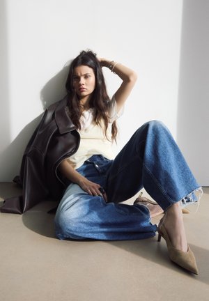 SLINGBACK - Classic heels - sand