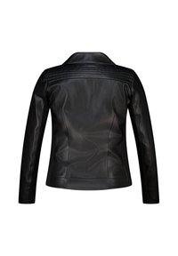 Zwarte leren jas met een aansluitend ontwerp, voorzien van een gekartelde kraag, geribbelde schouderaccenten en lange mouwen. Soepele textuur en op maat gemaakte snit.