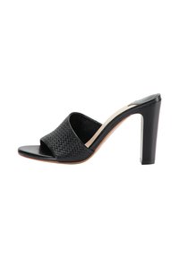 Open-toe zwarte hoge hakken sandalen met een gevlochten textuur op de voorband, glad zwart leer op de zool en een blokhak.
