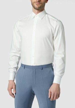 SLIM FIT BUSINESS AUS TWILL - Finskjorte - ecru