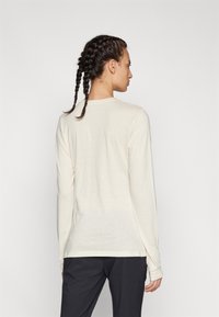 Columbia HIDDEN HAVEN™ LS TEE - Hosszú ujjú felső - chalk/treehome omblur