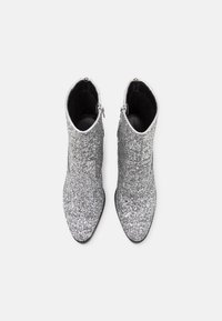 Buffalo Botines - silver-coloured