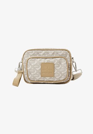 Beige crossbodytas met geometrisch patroon, camel-kleurige biezen, voorvak met rits en een genaaid vierkant logopatch in het midden.