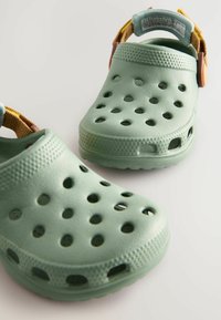 Next REGULAR FIT WITH TAPE BACKSTRAP - Ciabatte da mare - green