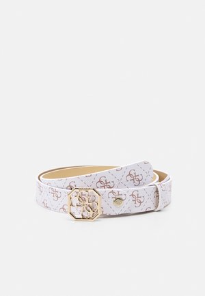 Witte leren riem met een herhalend bruin monogrampatroon en een gouden achthoekige gesp met een bijpassend initiaallogo.