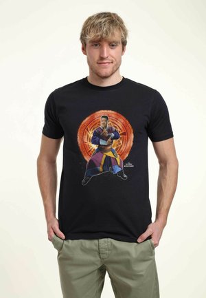 MARVEL DOCTOR STRANGE IN THE MULTIVERSE OF MADNESS WONG HERO STY - T-shirt z nadrukiem