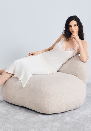 LONG - Cămașă de noapte - gardenia