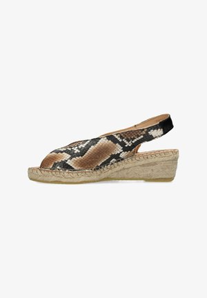 Fred de la Bretoniere, Peeptoes - brown