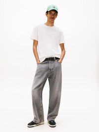 Tommy Jeans REG BLUR SCRIPT BACK TEE UNISEX - Tricou cu imprimeu - ancient white