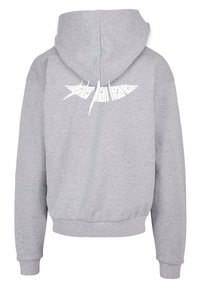 Grå hettegenser laget av bomullsblanding, med en frontlomme, ribbede mansjetter og kant, samt en hvit grafisk logo på baksiden.