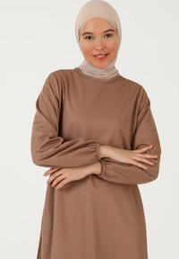Modanisa CREW NECK MODEST TAVIN - Maxiklänning - ochre