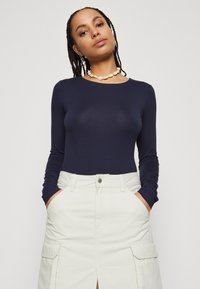 Gina Tricot SOFT TOUCH CREW NECK TOP - Topper langermet - black iris