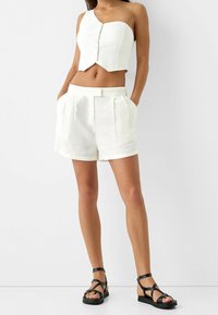 Bershka Šortky - white