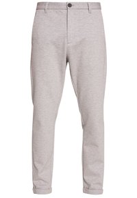 Lichtgrijze katoenen broek met een gladde textuur, taps toelopende pasvorm, knoopsluiting en opgerolde zoom. Beschikt over zakdetails.