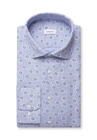 Chemise bleu clair avec motif floral blanc et marine, boutons sur le devant et aux poignets, pliée soigneusement, étiquette Seidensticker à l'intérieur du col.