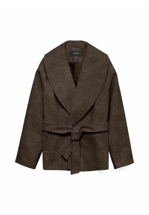Veste enveloppante en laine marron avec col à larges revers, manches longues, poches latérales et ceinture nou ée à la taille.