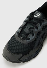 ASICS SportStyle GEL NYC UNISEX - Tossud - black/graphite grey
