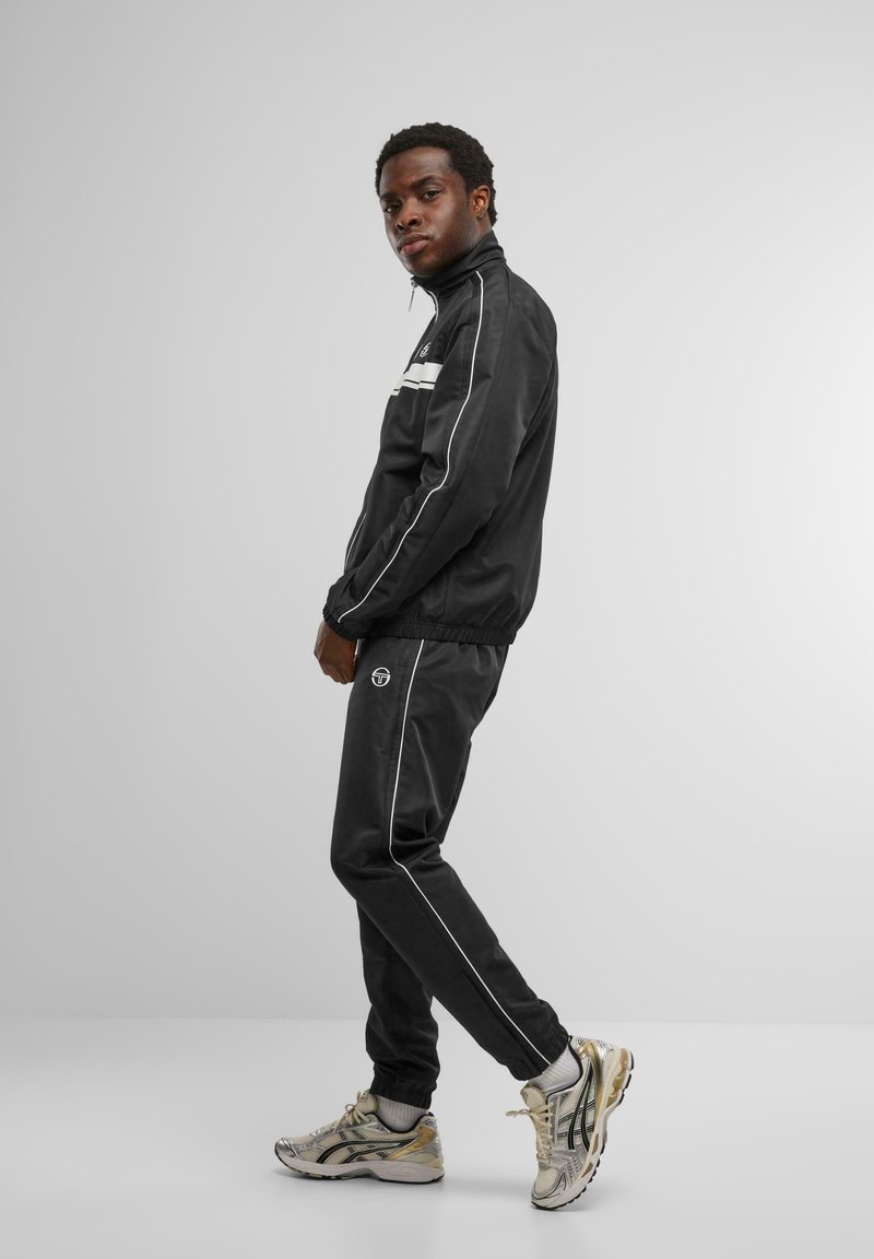 Sergio Tacchini AGAVE SET - Tracksuit - black/black denim - Zalando