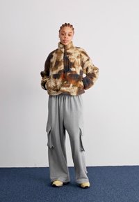 The North Face EXTREME - Felpa in pile - gravel/bleach dye/black